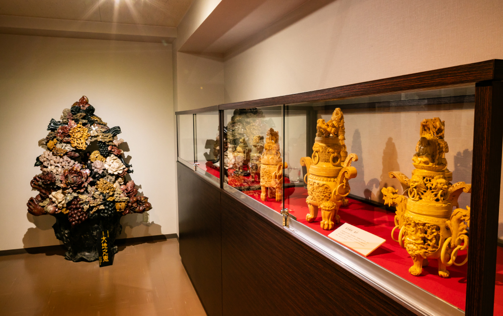 本象牙で製作された9つの香炉