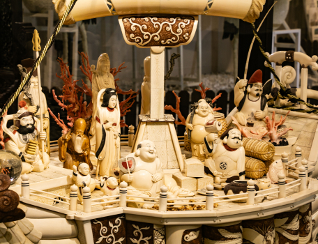 世界最大級の象牙彫刻と出会う、圧巻の美術館